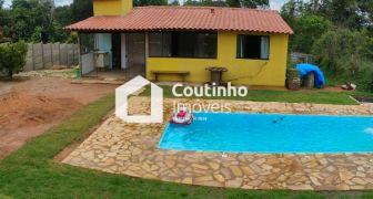 CI 492 - Chácara à venda no Mambre – Casa nova com piscina e pomar a 300 m da BR 381